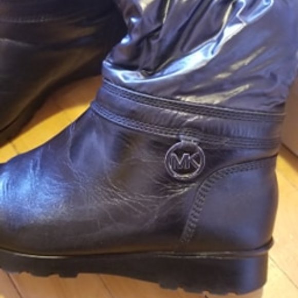 Michael Kors Brandy Snow Boots Size 8 - Picture 4 of 5